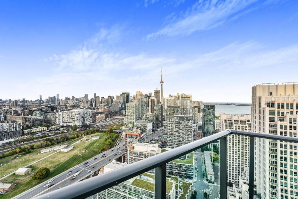 Penthouse Corner Suite With Panoramic 12 Ft Windows Toronto Esterno foto